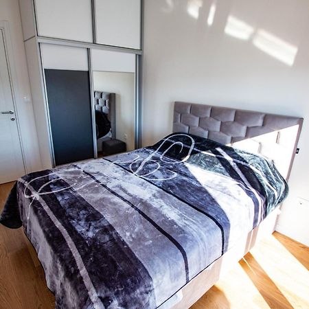 Follow The Sun - 4 Person Apartment Бар Экстерьер фото