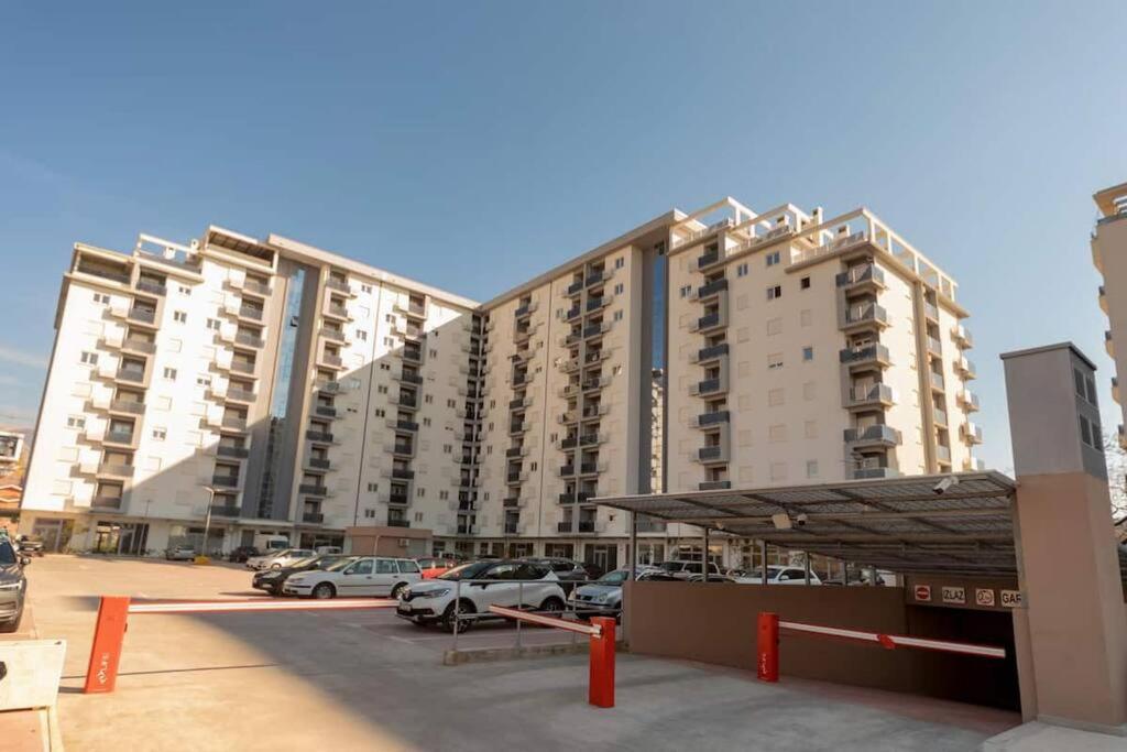 Follow The Sun - 4 Person Apartment Бар Экстерьер фото