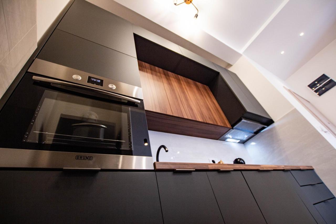 Follow The Sun - 4 Person Apartment Бар Экстерьер фото