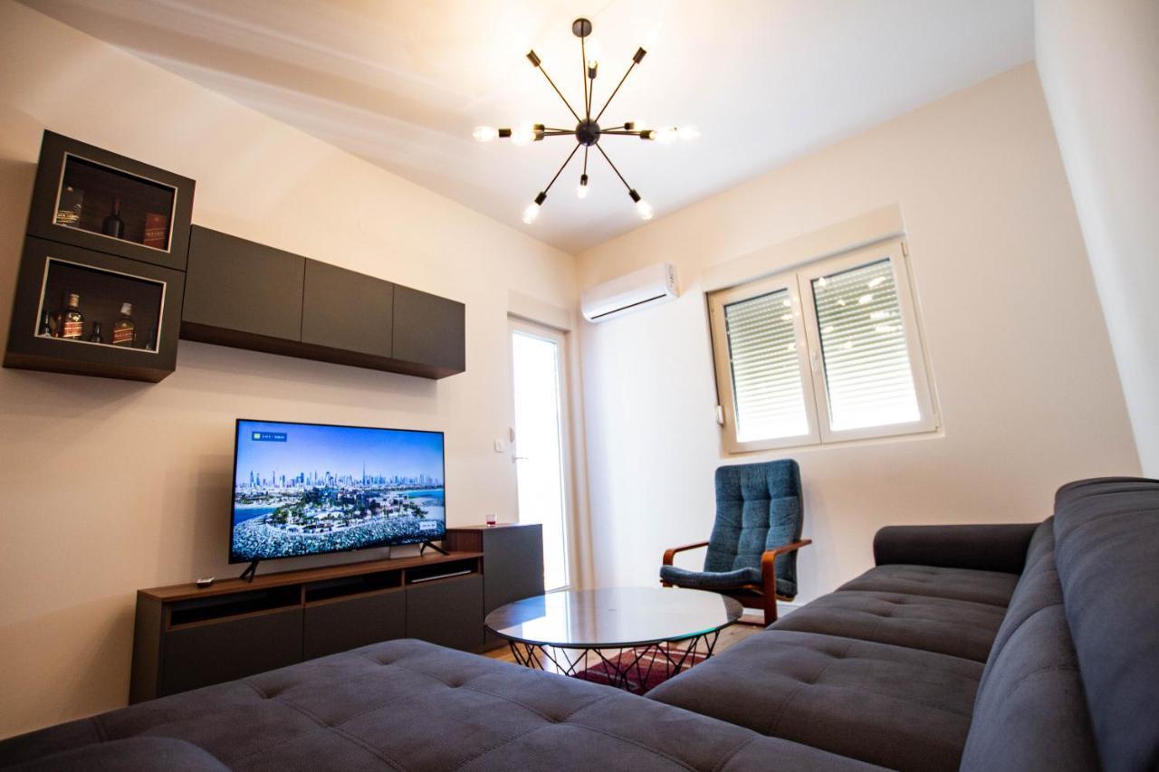 Follow The Sun - 4 Person Apartment Бар Экстерьер фото