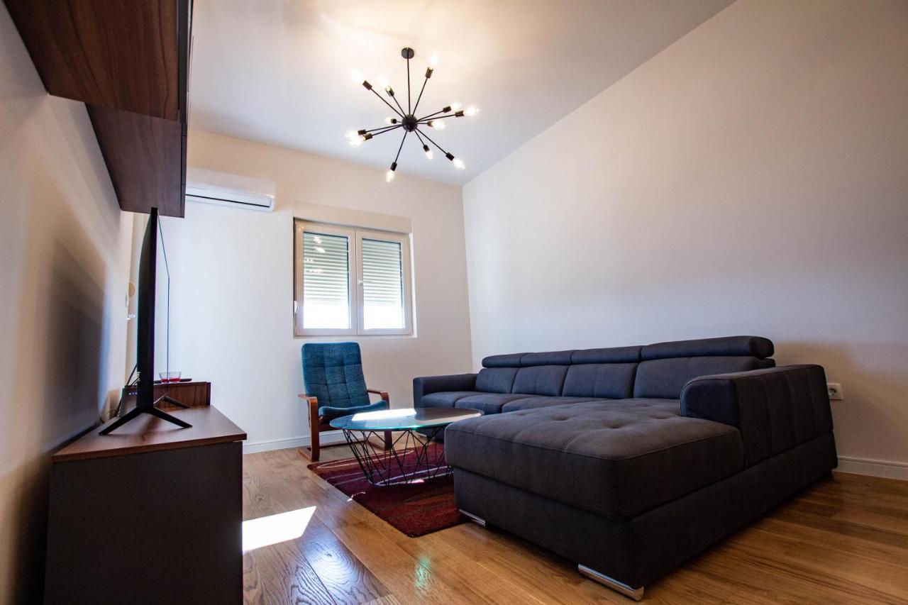 Follow The Sun - 4 Person Apartment Бар Экстерьер фото